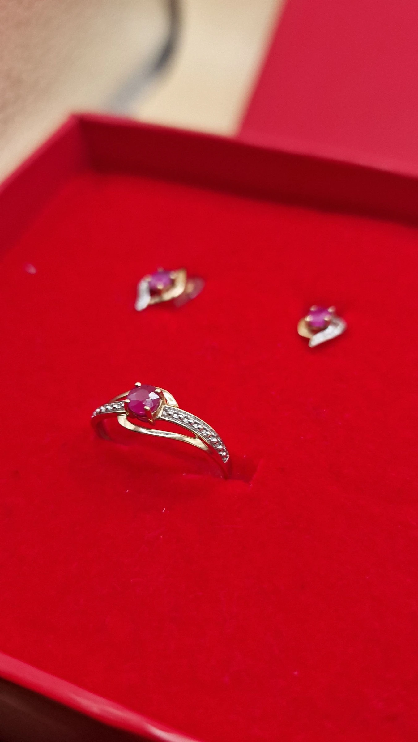 Ensemble bague rubis 9k et boucles d'oreilles rubis 9k or 375 – photo 5